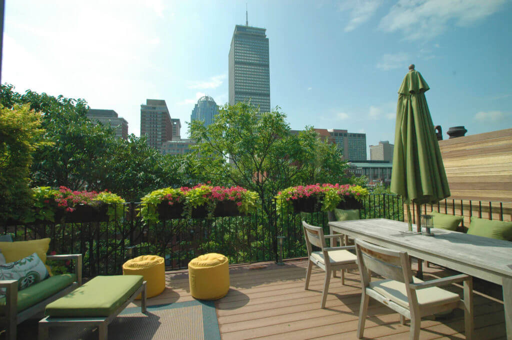Relaxing Rooftop Garden overlooking Boston city skyline